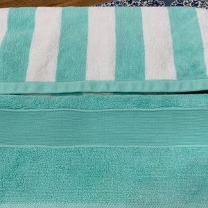 Pottery Barn Kids New Bath towels
